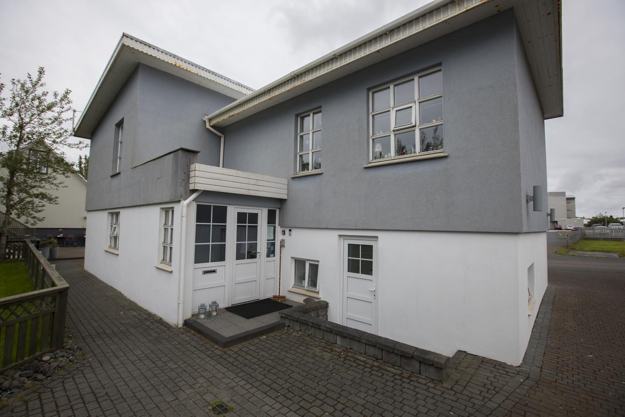 A. Bernhard Guest House Keflavík Exterior foto